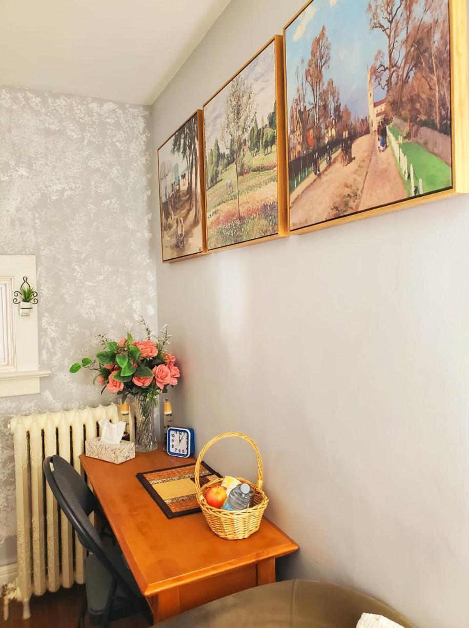 Merj'S Guest House In Wolesly 温尼伯 外观 照片